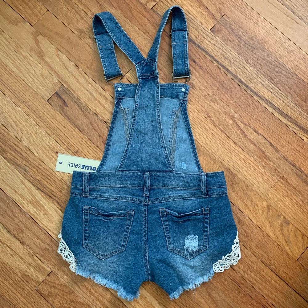 🚩SOLD🚩 Boho Distressed Shorts Overalls - Picture 6 of 7